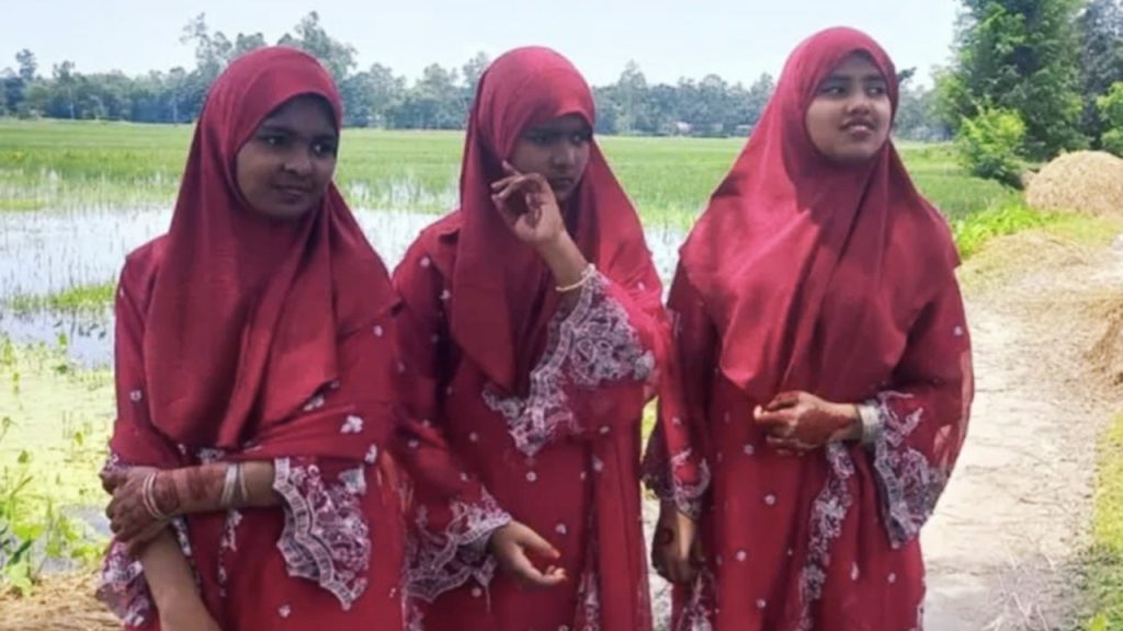 কুড়িগ্রামে ট্যালেন্টপুলে বৃত্তি পেয়ে যমজ তিন বোনের অনন্য সাফল্য