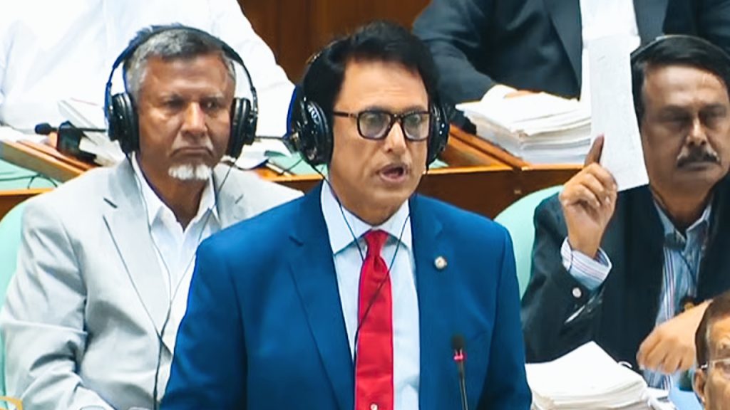 শিক্ষার্থীদের নিয়ে মন্তব্যের জন্য সংসদে শিক্ষামন্ত্রীর দুঃখ প্রকাশ